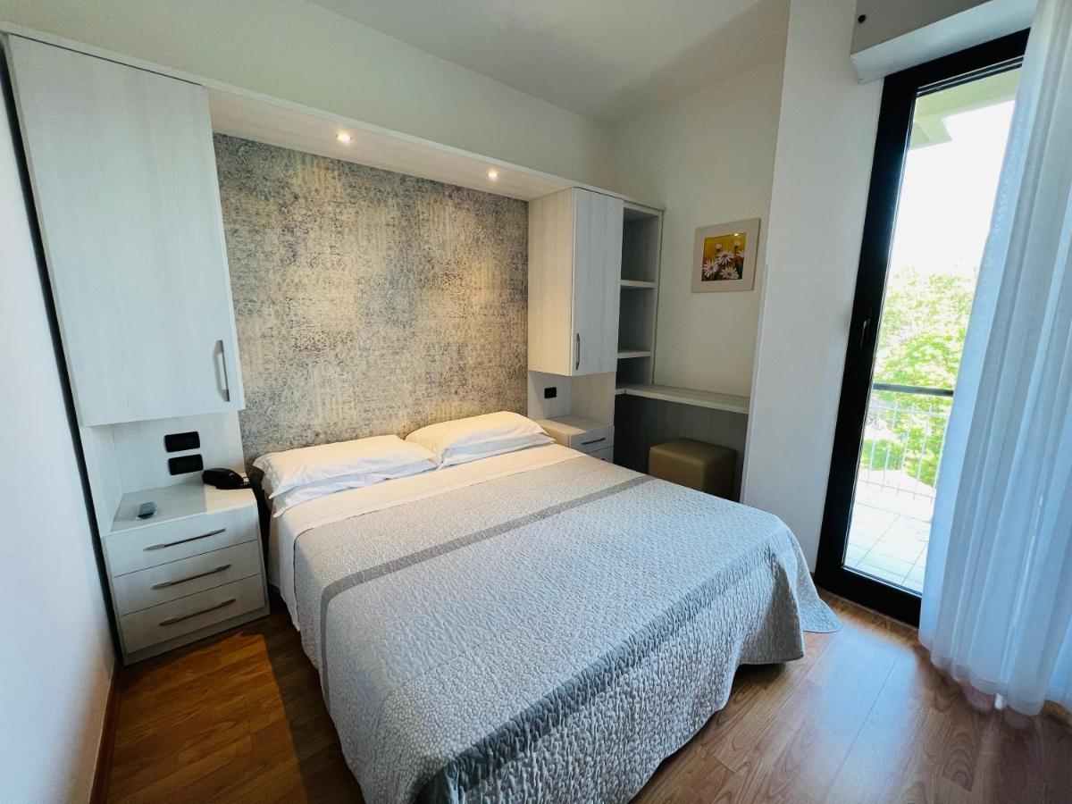 Hotel Betty Personal Style And Village Rimini